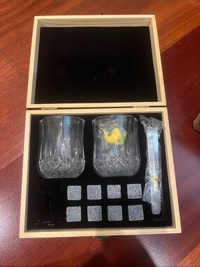 Crystal Whiskey Glass Gift Set with Gray Whisky Stones - Unbranded